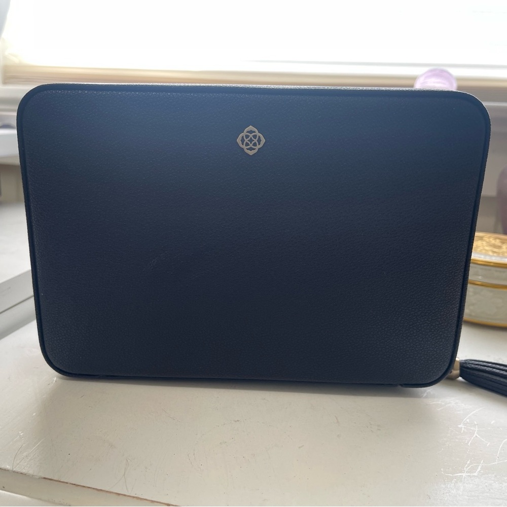 Kendra Scott jewelry case